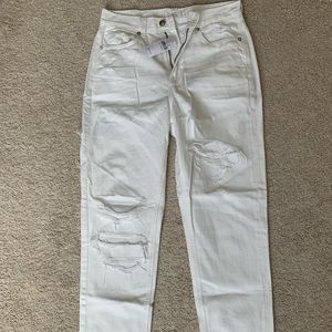 American Eagle - Off White, Distressed Denim, Mom Jeans, Size 4 NWT